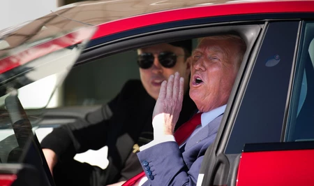 Дональд Трамп объявляет войну противникам Tesla