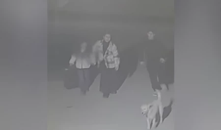 Шокирующий случай в Баку: мать бросила маленькую дочь ночью на улице и велела идти в приют