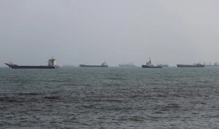 В Ормузском проливе два танкера подорвались на минах