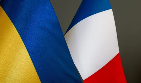 Париж направит Киеву оружие за счет доходов от замороженных активов РФ