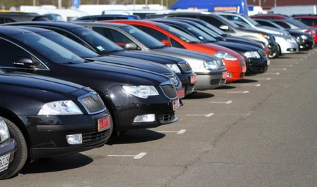 Служебные автомобили восьми госструктур Азербайджана выставят на торги