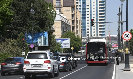 В Баку временно изменены маршруты автобусов из-за ремонтных работ на двух участках дорог