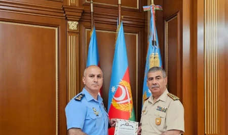Закир Гасанов наградил командующих ВВС и Силами спецназначения