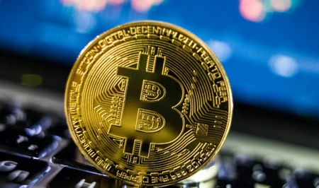 Биткойн рухнул до 81 тысячи долларов