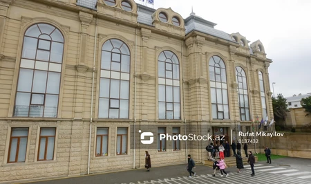Пострадавшая при стрельбе в лицее İdrak учительница переведена в палату
