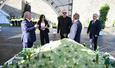 Президент и первая леди ознакомились с ходом работ на автодороге Тоганалы-Кяльбаджар-Истису
