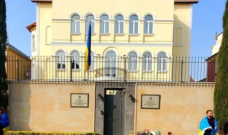 Посольство Украины в Баку открыло книгу соболезнований жертвам авиаудара по Киеву