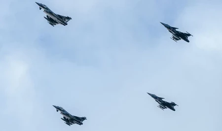 Истребители НАТО сбили беспилотник, нарушивший воздушное пространство Латвии
