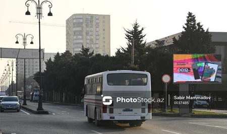 Водителя автобуса в Баку уволили после инцидента с пассажиром