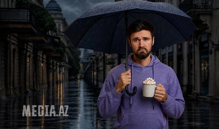 Почему осенью падает настроение и хочется сладкого? – Media.Az беседует с психологом