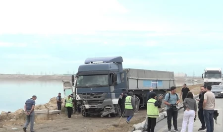 Прокурор потребовал 8 лет тюрьмы для водителя грузовика, погубившего трёх человек в Баку