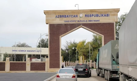 Служба доходов Грузии изучает данные о задержании грузовых автомобилей из Азербайджана