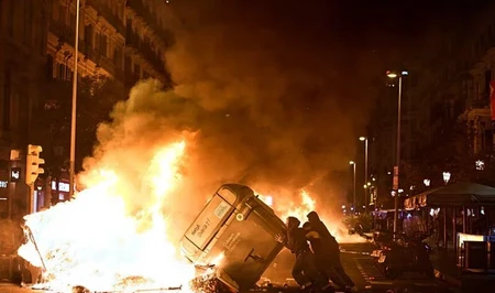 В Барселоне около 100 человек задержали в ходе массовых беспорядков