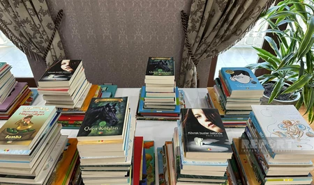 В Грузии образовательным центрам подарено около 600 книг на азербайджанском языке