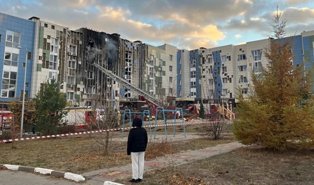 В России беспилотник повредил многоквартирный дом