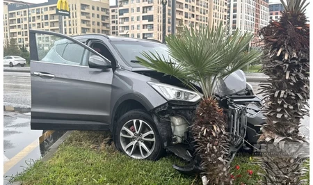 В Сумгайыте автомобиль врезался в столб