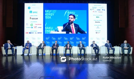 Глава SOCAR обозначил приоритеты энергетического развития Азербайджана на форуме в Баку