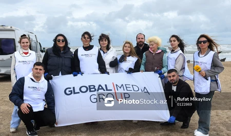 «Защитим Каспий»: сотрудники Global Media Group приняли участие во Всемирном дне очистки побережья