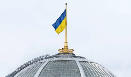 Украина официально закрепила право на год отдыха после контракта и общенациональную минуту молчания