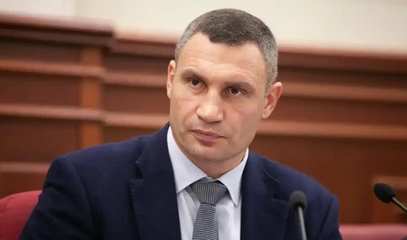 Мэр Киева призвал жителей по возможности уехать из города