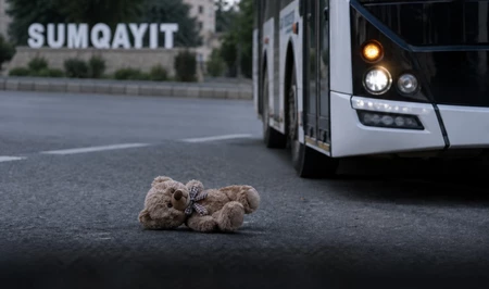 Четырехлетний ребенок погиб под колесами автобуса в Сумгайыте