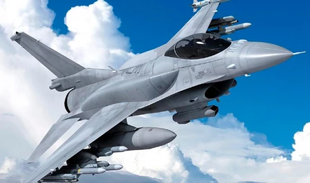 Истребитель F-16 США экстренно сел в Греции