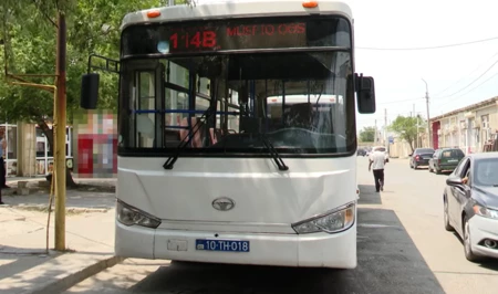 Пассажиры маршрута №114B в Баку пожаловались на старые автобусы