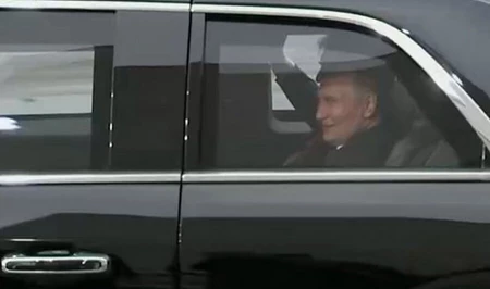 WSJ: Путин нарушил традицию и пересел в лимузин Трампа по его просьбе