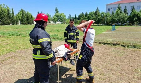 В Азербайджане прошел зональный этап соревнований «Юный спасатель и пожарный»
