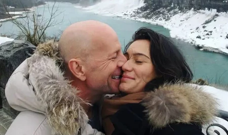 Жена Брюса Уиллиса ответила на критику после объявления о том, что она с детьми съехала от актера