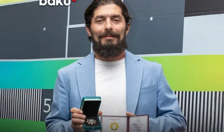 Минобороны наградило сотрудника Baku TV по случаю 150-летия прессы