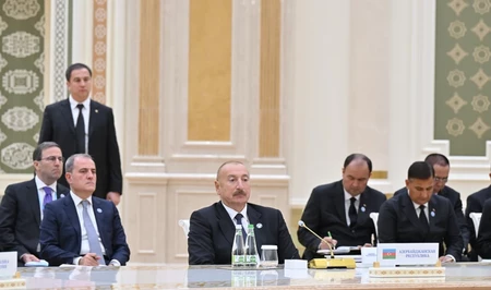 Президент Ильхам Алиев: Нужен постоянный механизм сотрудничества и контроля решений по Каспию