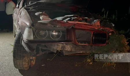 В Кюрдамире перевернулся BMW, пострадали три человека