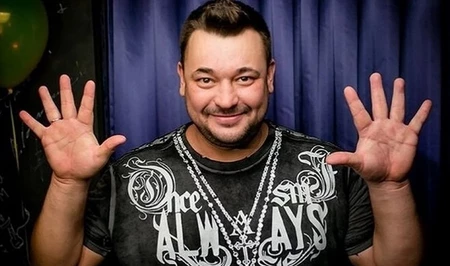 Солист «Руки Вверх!» Сергей Жуков отстаивает права на хиты группы в суде