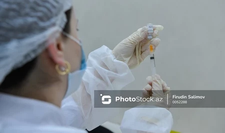 Продлен срок выплаты надбавок медработникам, оказывающим помощь пациентам с COVID-19 в Баку