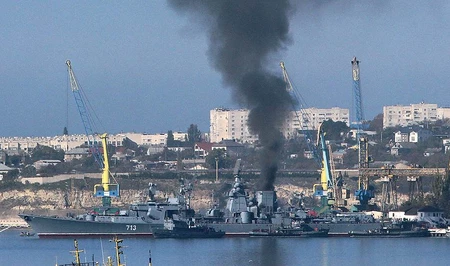 Опубликованы кадры ночной атаки дронов в Керченском проливе