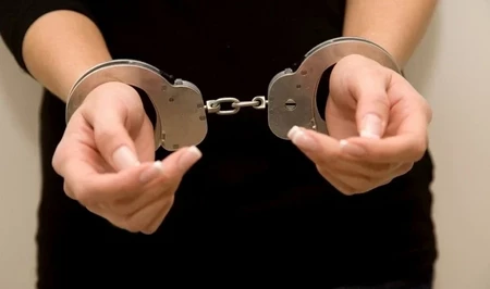 В Баку задержана кассир, подозреваемая в хищении 5000 манатов