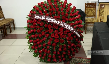 Ильхам Алиев и Мехрибан Алиева отправили венок на церемонию прощания с Гаджи Мурадом Ягизаровым