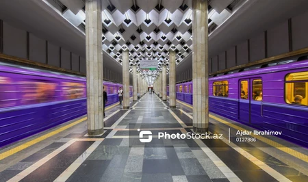 Из-за перепадов напряжения в бакинском метро наблюдаются задержки поездов