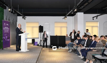 В Баку проходит вторая инфосессия программы «Цифровые компетенции для медиа»