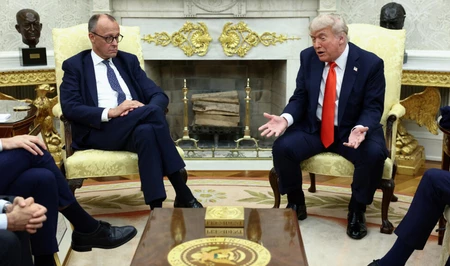 Мерц подарил Трампу копию торгового соглашения между США и Пруссией