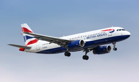 Пассажиры British Airways сломали ноги во время полета над Гренландией