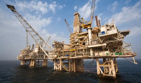 На платформах АЧГ в Азербайджане временно снизят добычу нефти
