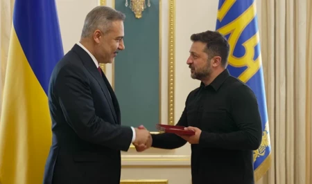 Зеленский наградил Хакана Фидана орденом «За заслуги» II степени