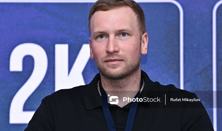 Польский ультрамарафонец оценил условия для плавания в Баку на конференции Oceanman Azerbaijan 2027