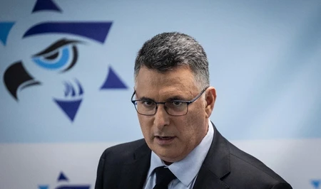 Глава МИД Израиля выразил соболезнования в связи с крушением самолета AZAL близ Актау