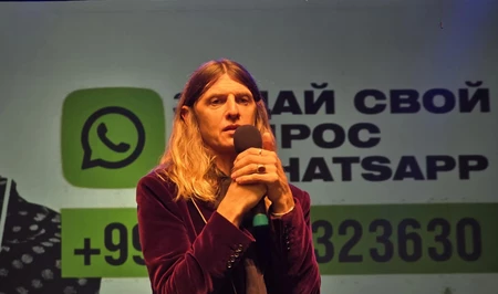 Звезда стиля Владислав Лисовец раскрыл секреты индивидуальности в Баку