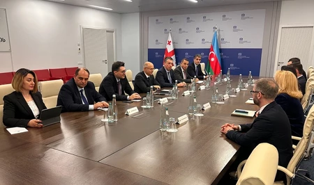 Баку и Тбилиси обсудили расширение деятельности SOCAR в Грузии