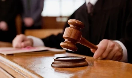 Обвиняемого в получении крупной взятки сотрудника филармонии отпустили под домашний арест