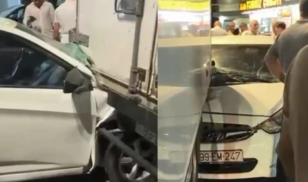 В Баку грузовик столкнулся с Hyundai Accent